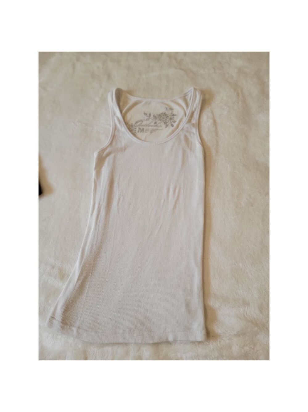 Outlooks Tank Top Bundle Juniors M - Picture 3 of 11